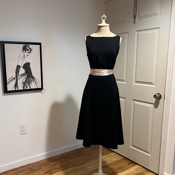 Classic black dress A line size 10 - Picture 4 of 9